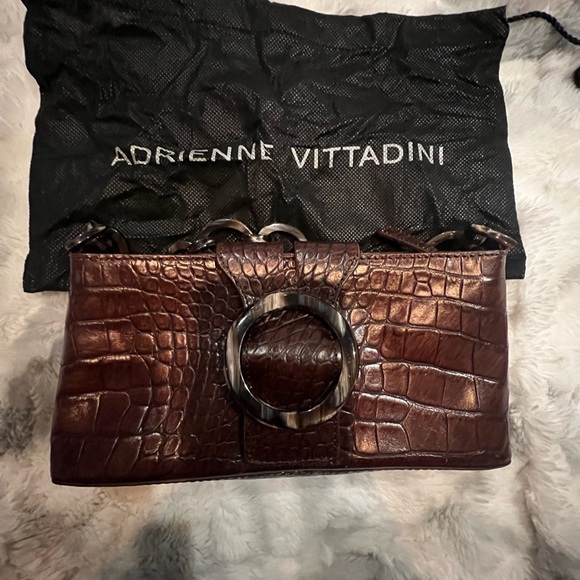 Beautiful leather Adrienne Vittadini shoulder bag - Picture 8 of 8
